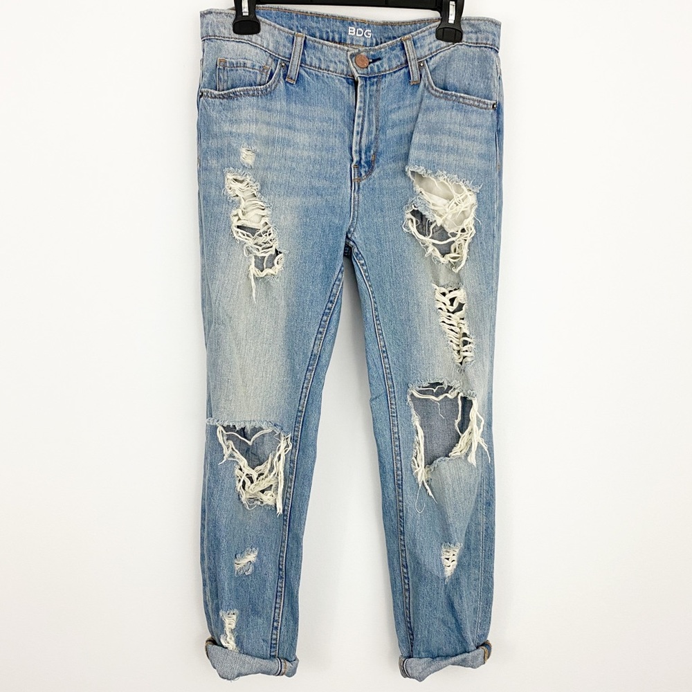 BDG urban outfitters size 27 slim boyfriend ripped distressed jean EUC